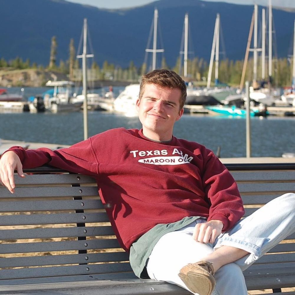 Meet your Posher, Adam